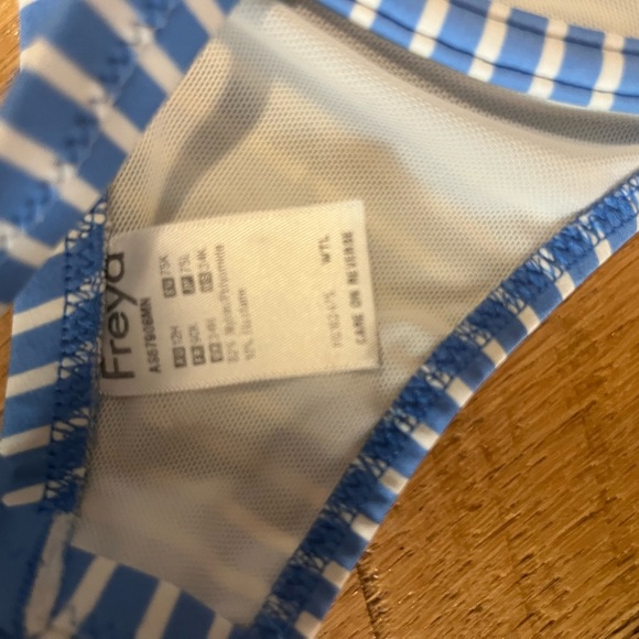 Freya Underwire Racerback Bikini Striped size 34k and matching bottom size L - Picture 5 of 7